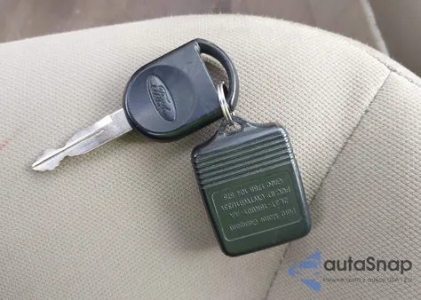 2005 Ford Escape Xlt from USA, damaged, VIN 1FMYU93105KB27645